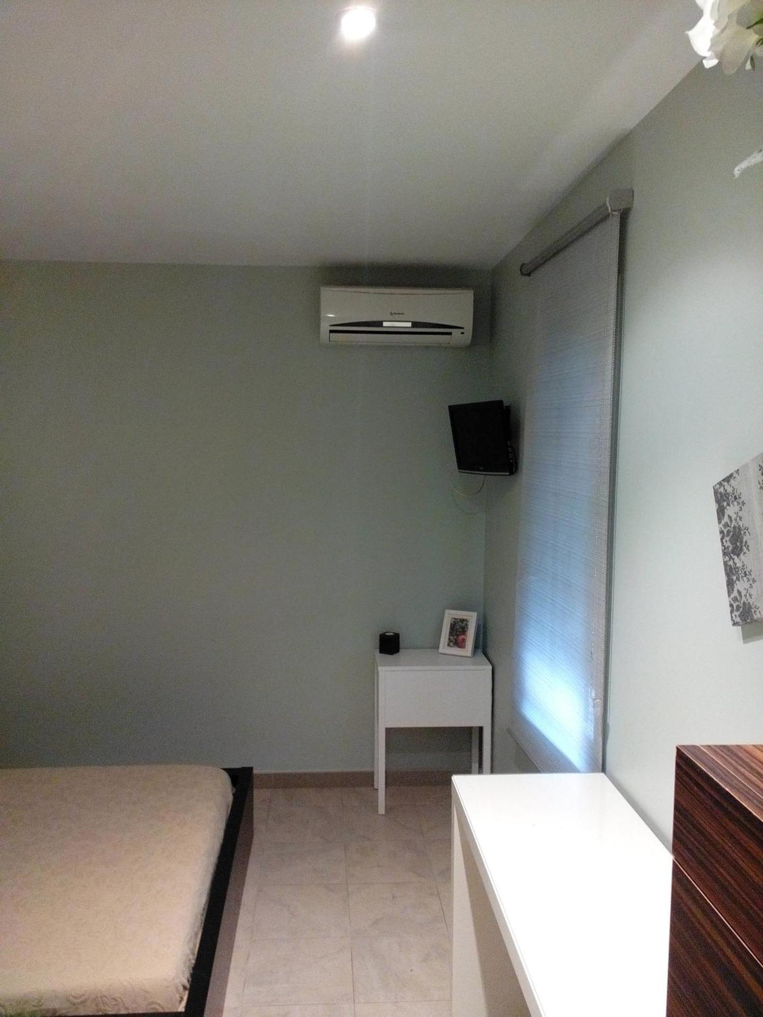 Hostal - Restaurante Asador Esperanza อูเอสกา ภายนอก รูปภาพ